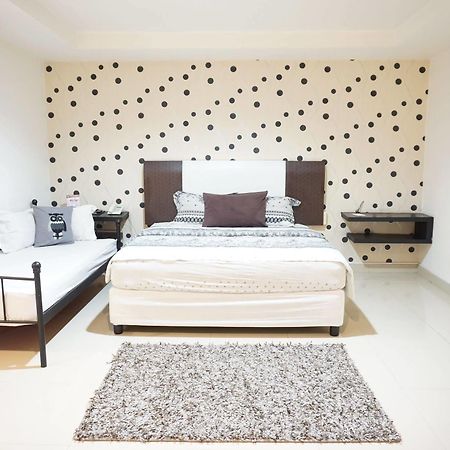 Hotel Mangga Dua Makassar Exteriör bild