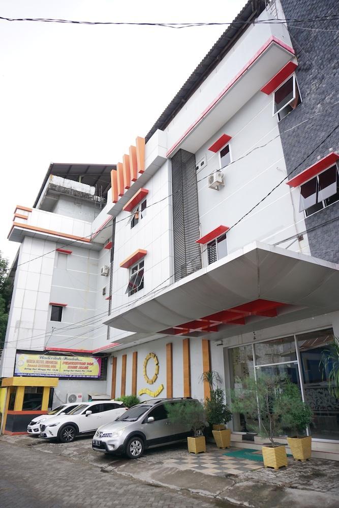 Hotel Mangga Dua Makassar Exteriör bild