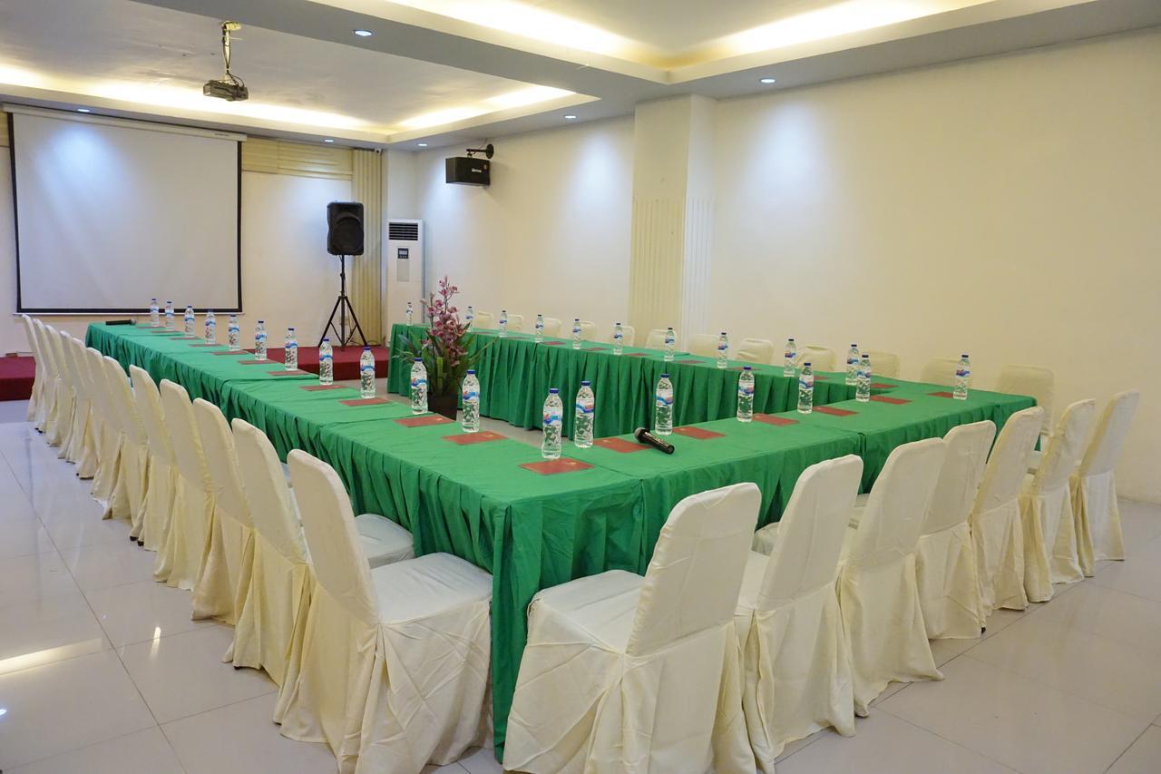 Hotel Mangga Dua Makassar Exteriör bild