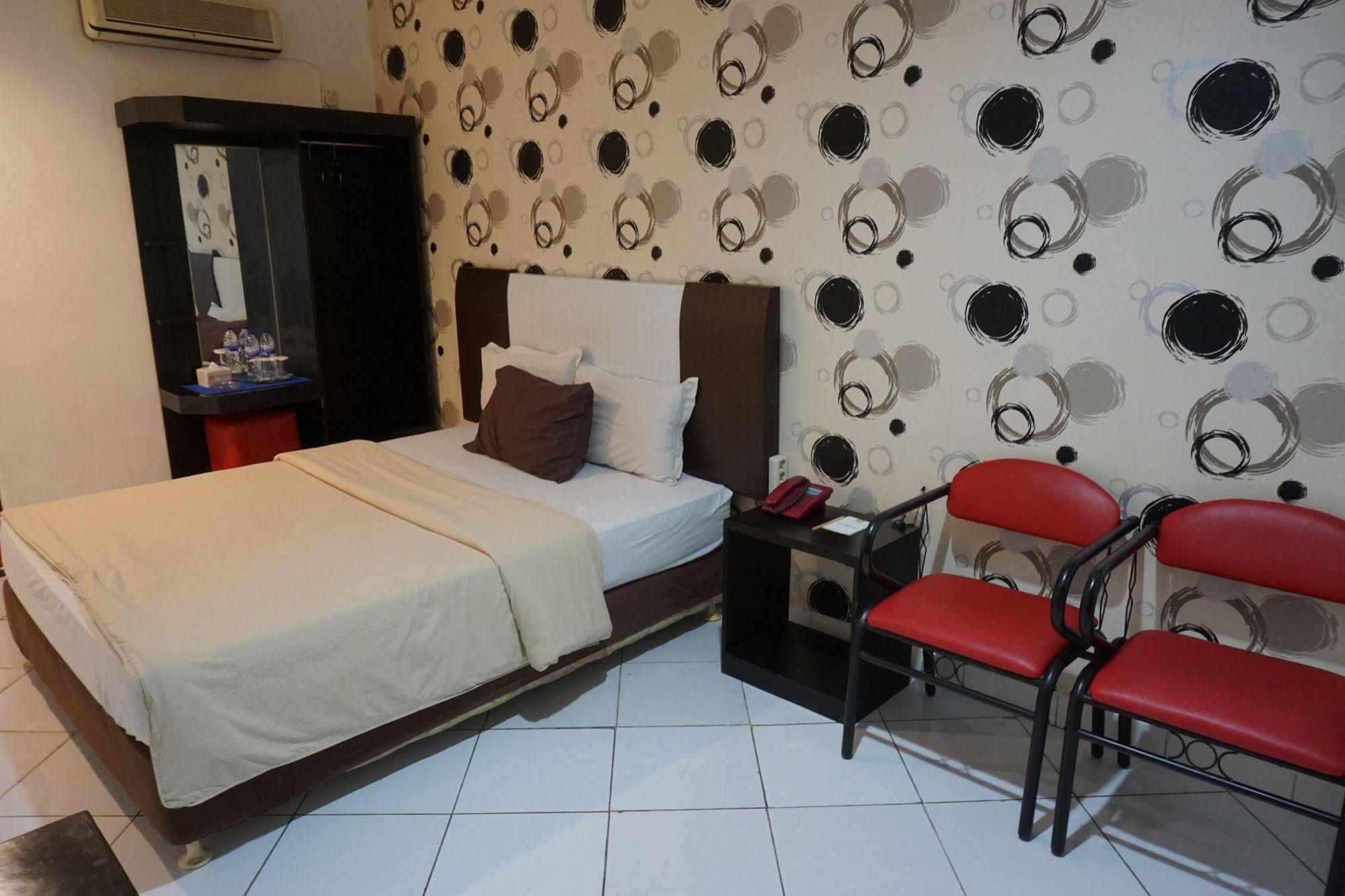 Hotel Mangga Dua Makassar Exteriör bild